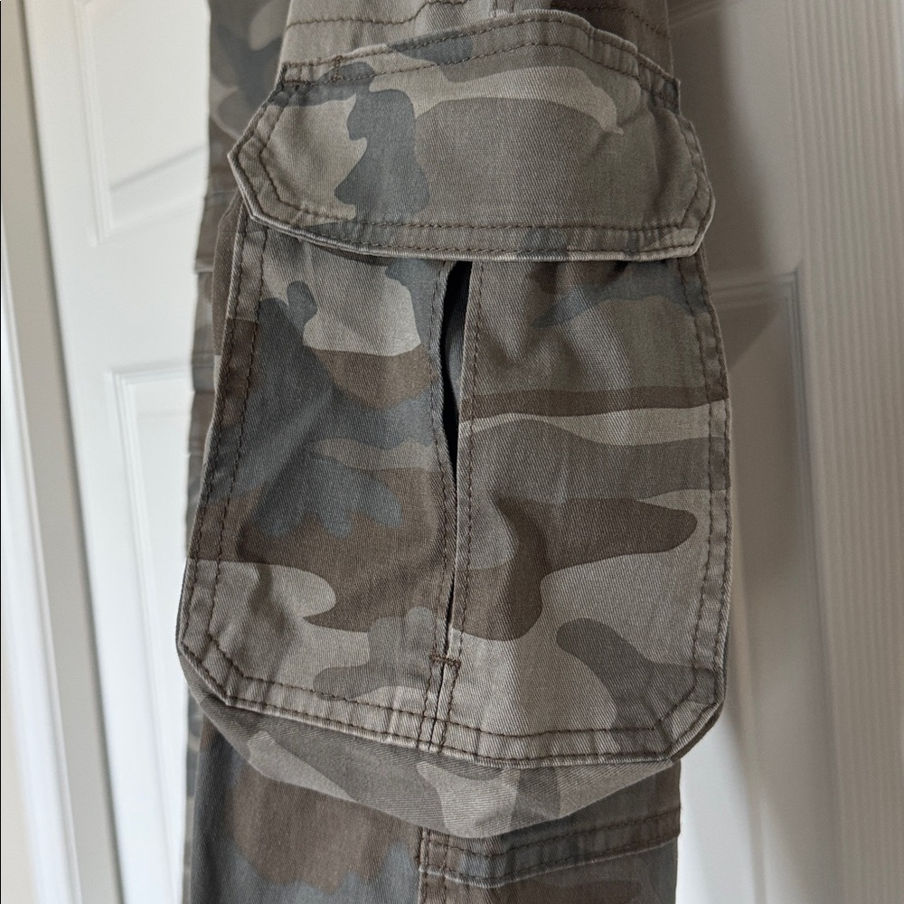 Wrangler Camo Cargo Pants Mens NWT - Picture 4 of 10